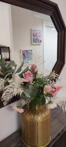 2 Bedroom Gem Near Milano Centrale Fast Wi Fi Kademy House Oda fotoğraf