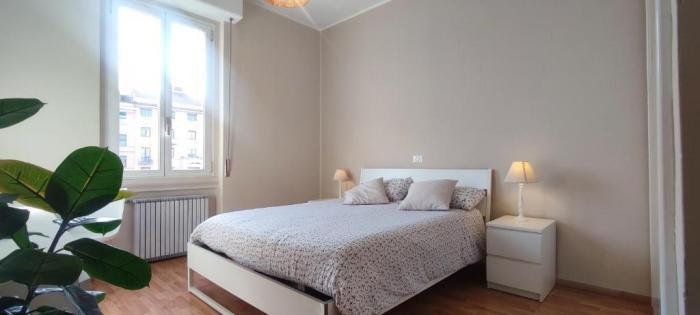 2 Bedroom Gem Near Milano Centrale Fast Wi Fi Kademy House Oda fotoğraf