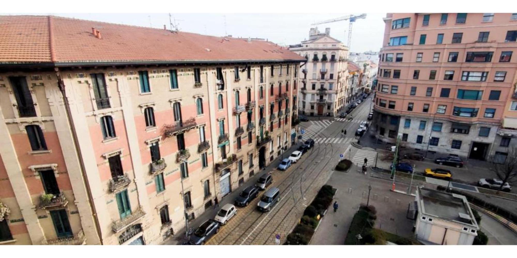 2 Bedroom Gem Near Milano Centrale Fast Wi Fi Kademy House Dış mekan fotoğraf